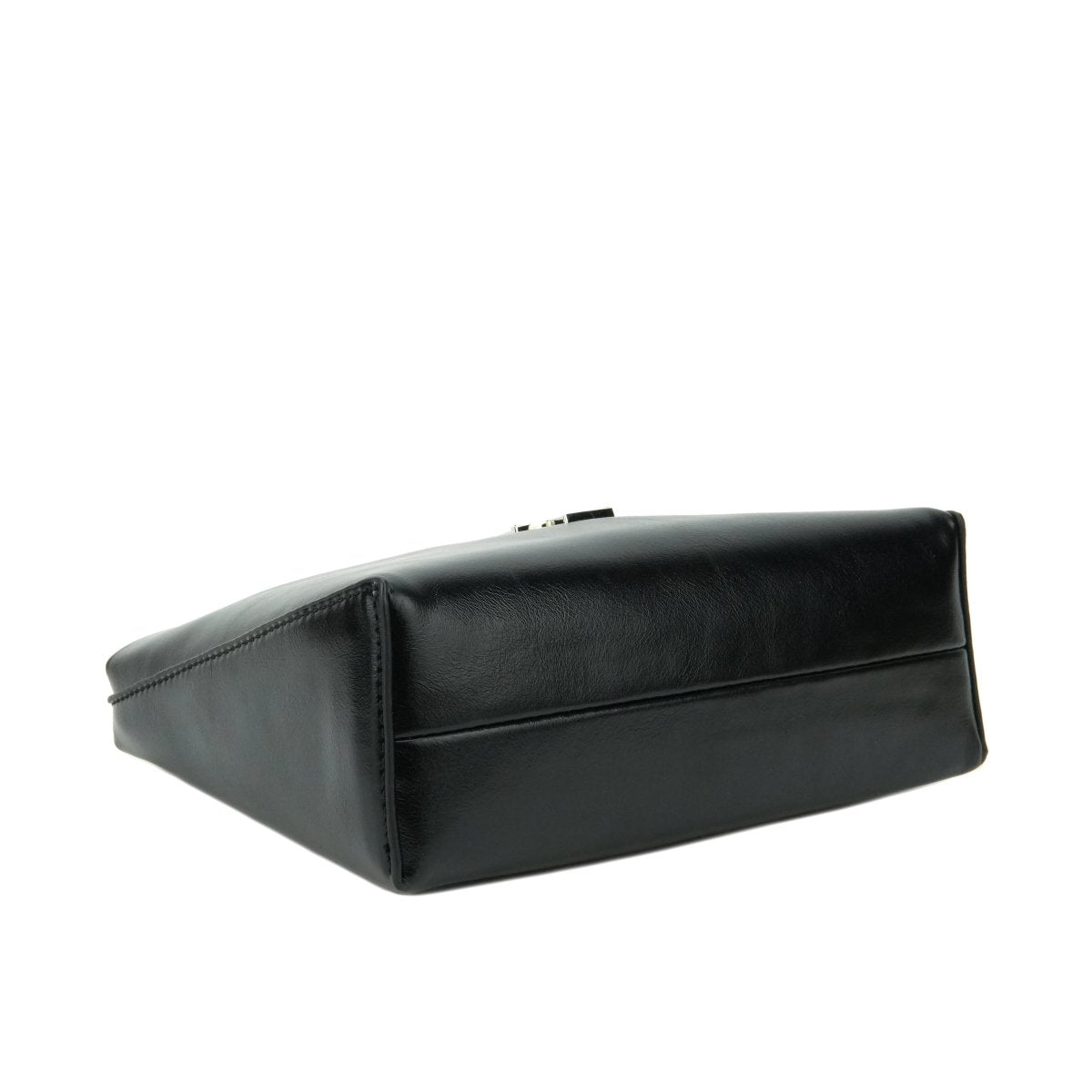 https://cdn.shopify.com/s/files/1/0502/1748/4438/files/women-hand-bag-14972b-walkeaze-1519624.jpg?v=1773395034